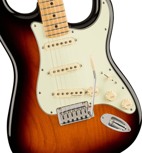 FENDER Player Plus STRAT MN 3-Tone Sunburst фото 4